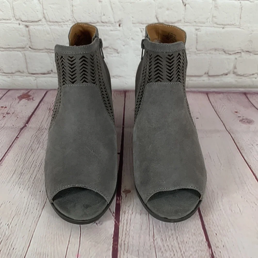 LUCKY Brand LK-Bahrie Titanium Oiled Suede Shootie Wide Width Size 9.5